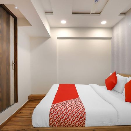 Oyo Hotel Shree Niwas Ahmadábád Kültér fotó