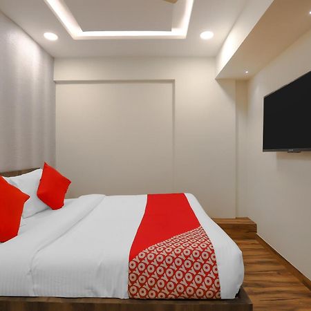 Oyo Hotel Shree Niwas Ahmadábád Kültér fotó