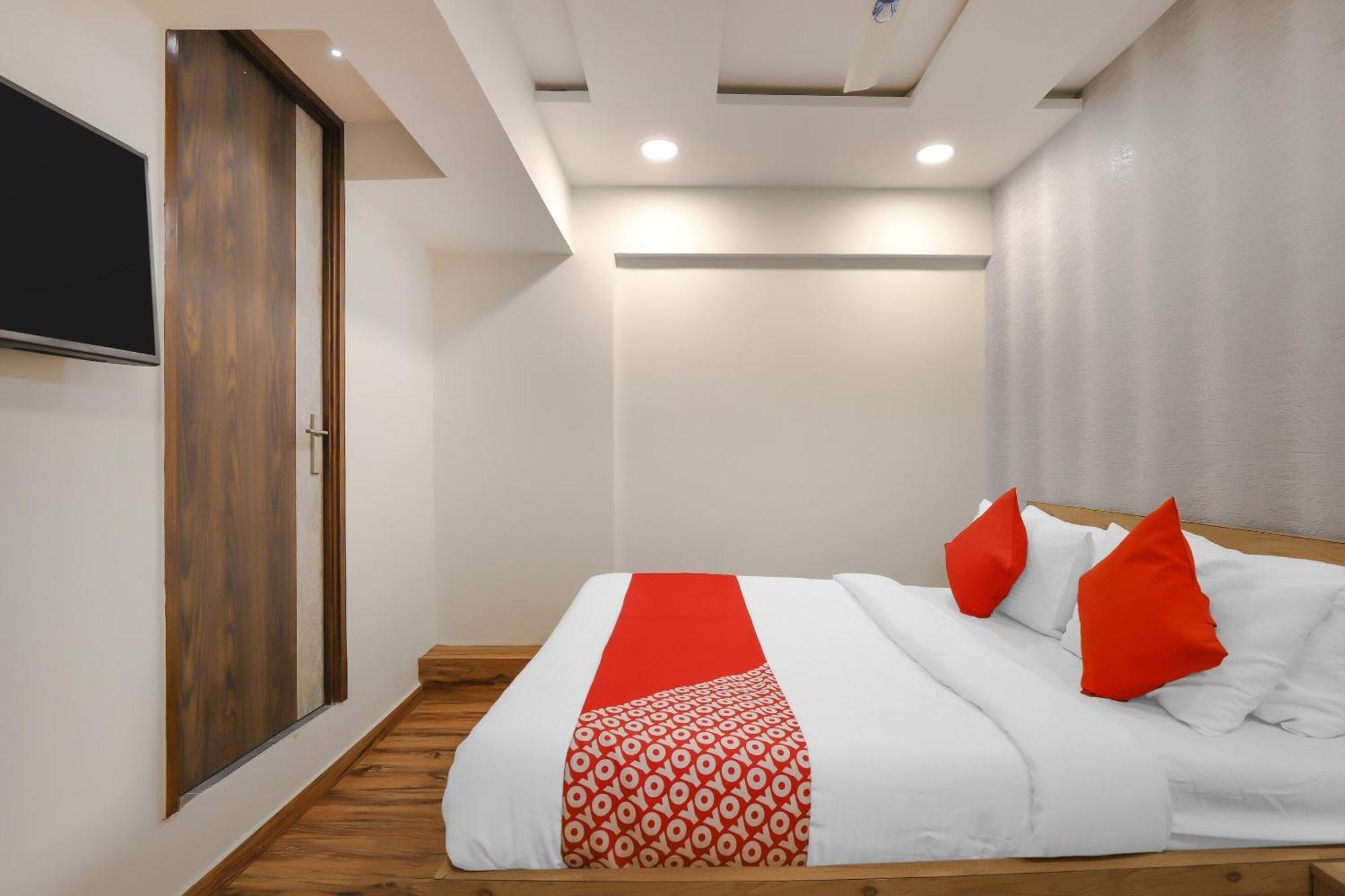 Oyo Hotel Shree Niwas Ahmadábád Kültér fotó