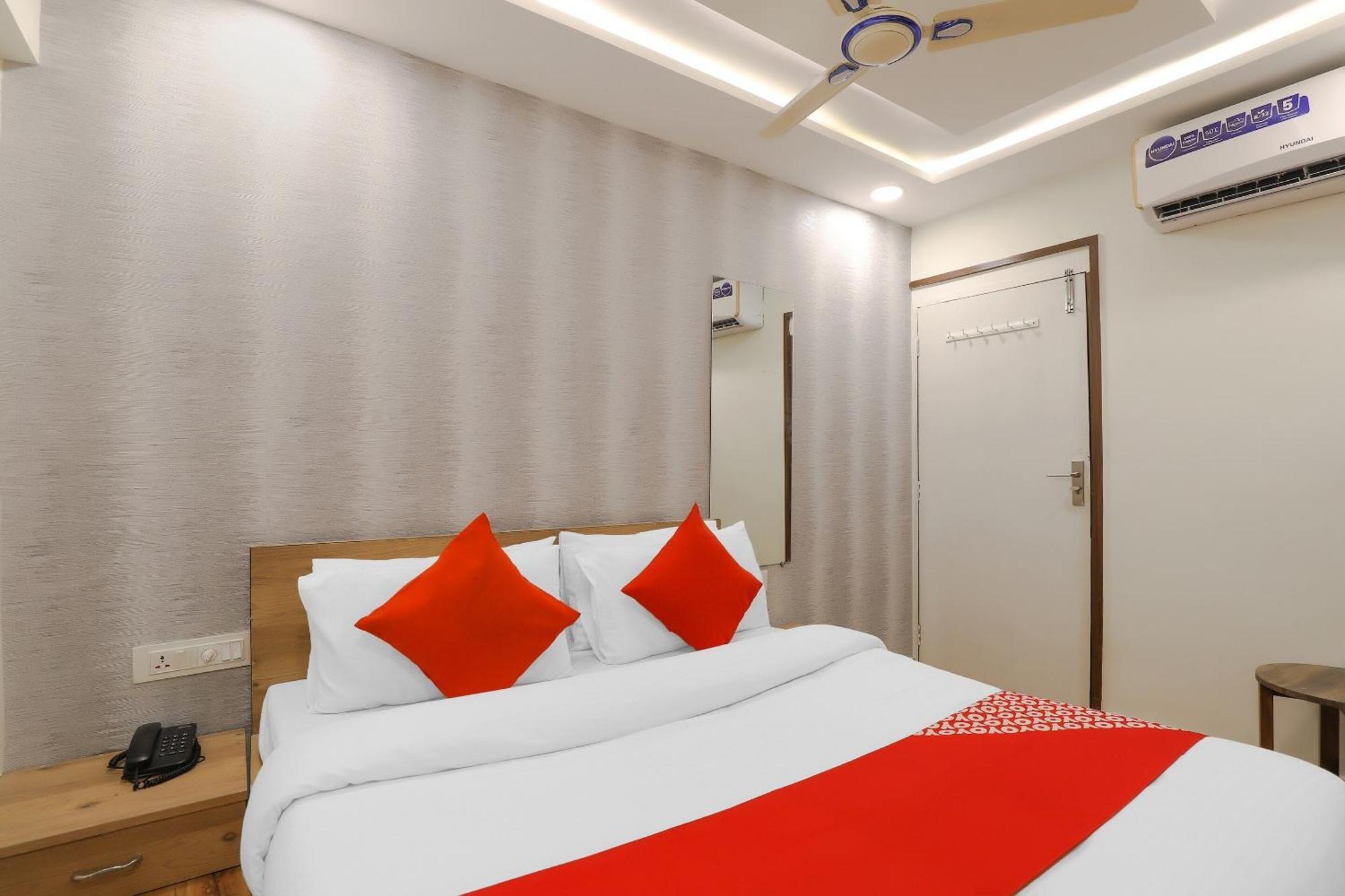 Oyo Hotel Shree Niwas Ahmadábád Kültér fotó