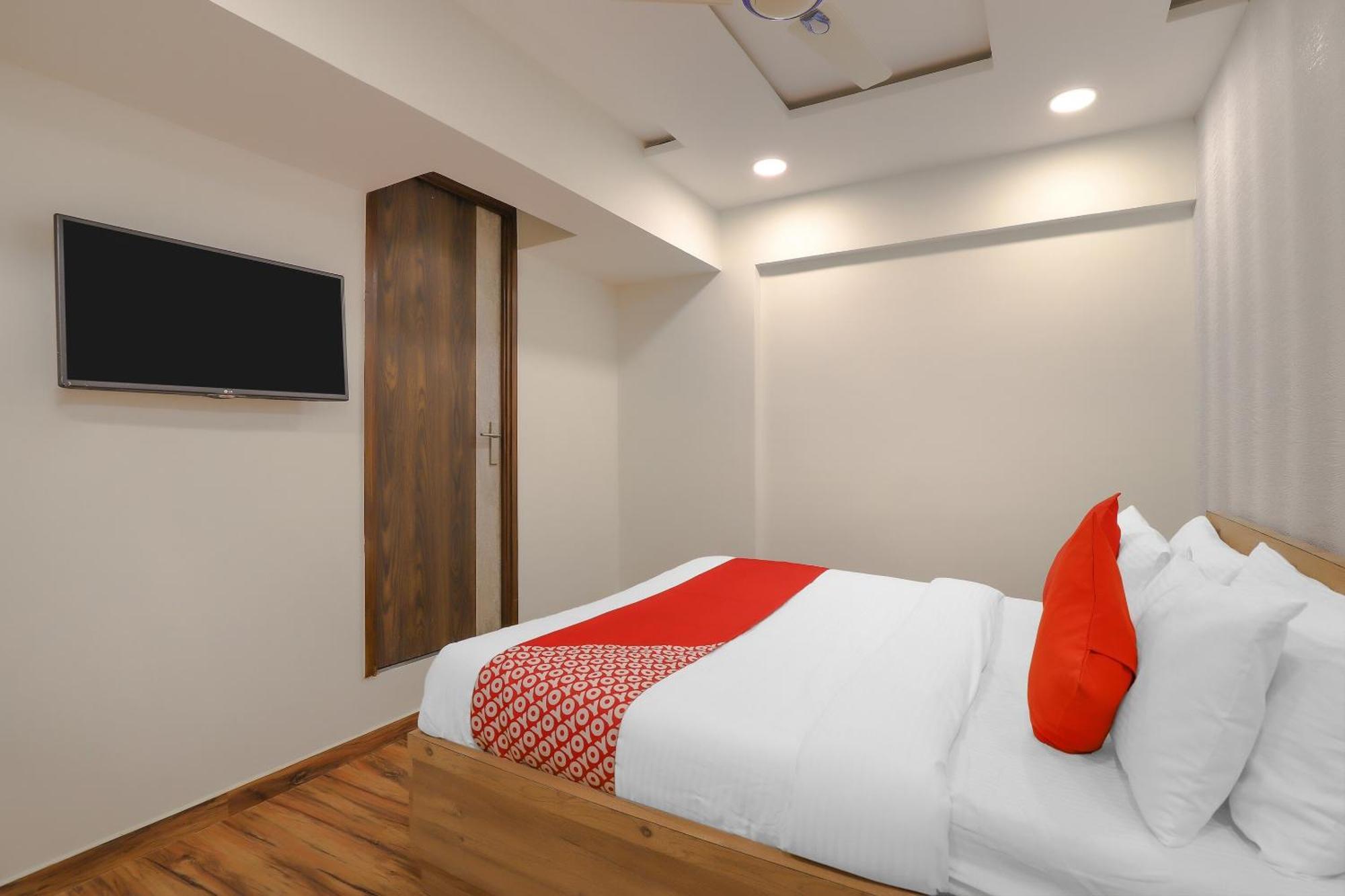 Oyo Hotel Shree Niwas Ahmadábád Kültér fotó