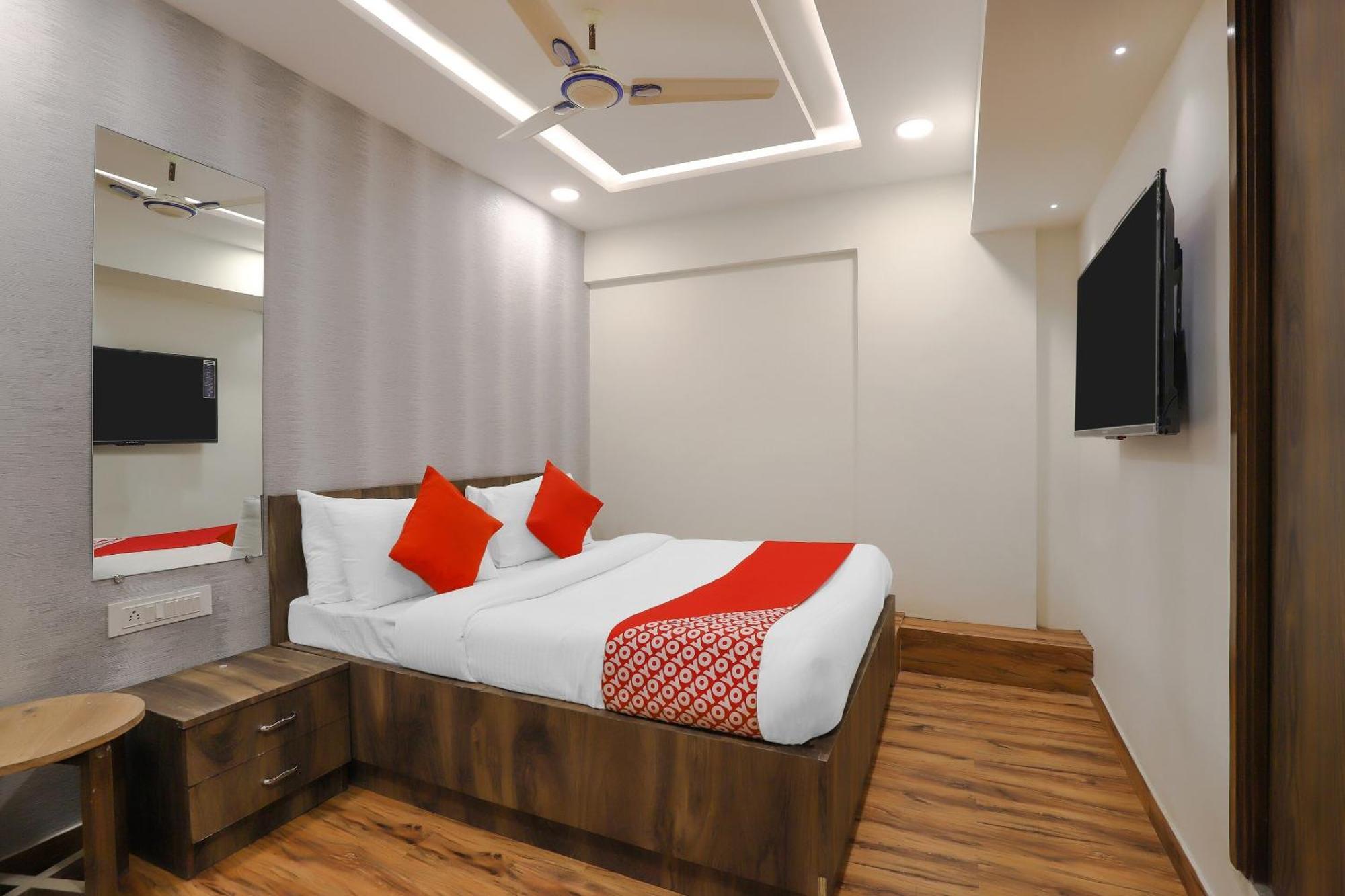 Oyo Hotel Shree Niwas Ahmadábád Kültér fotó