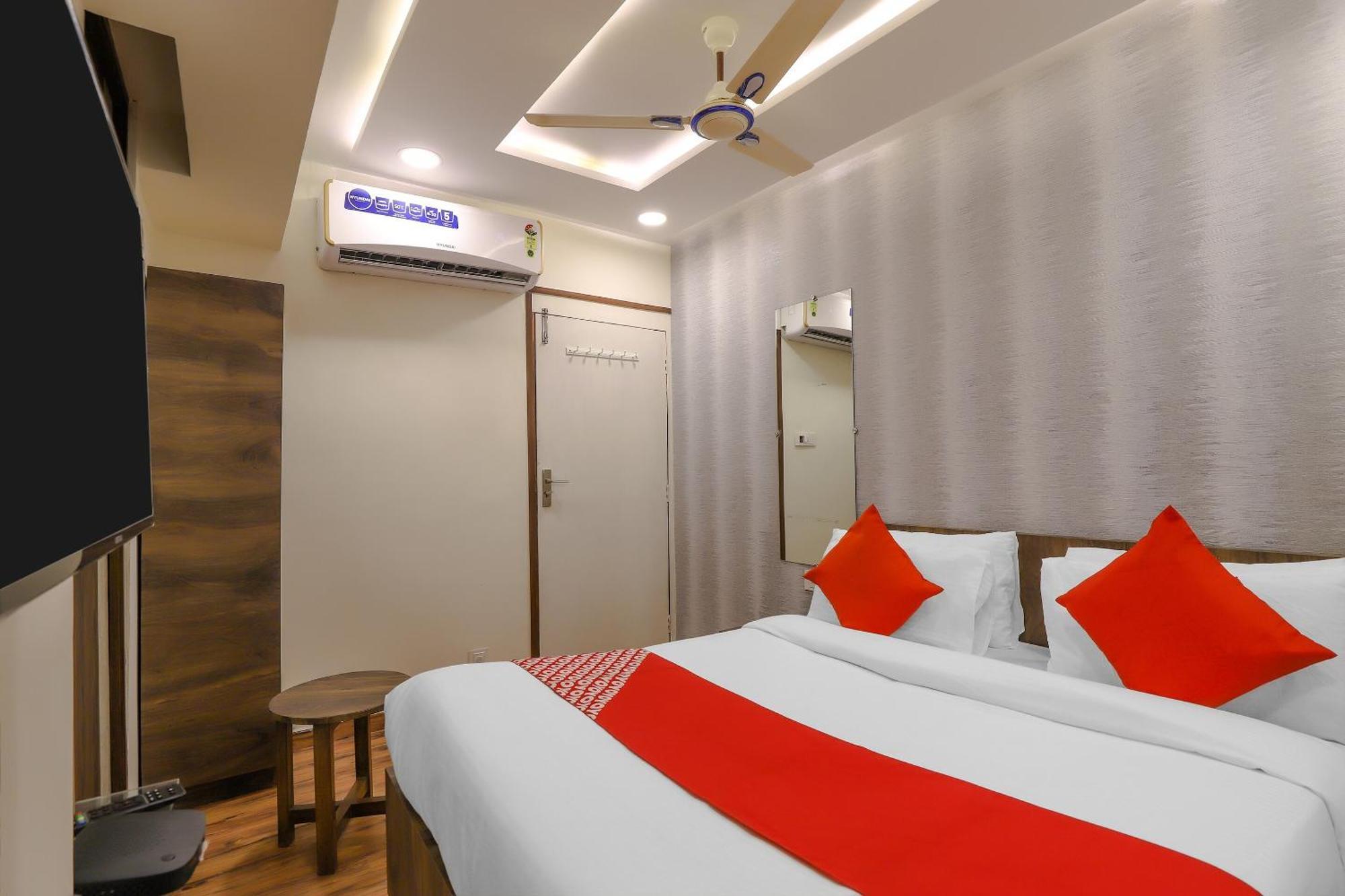 Oyo Hotel Shree Niwas Ahmadábád Kültér fotó