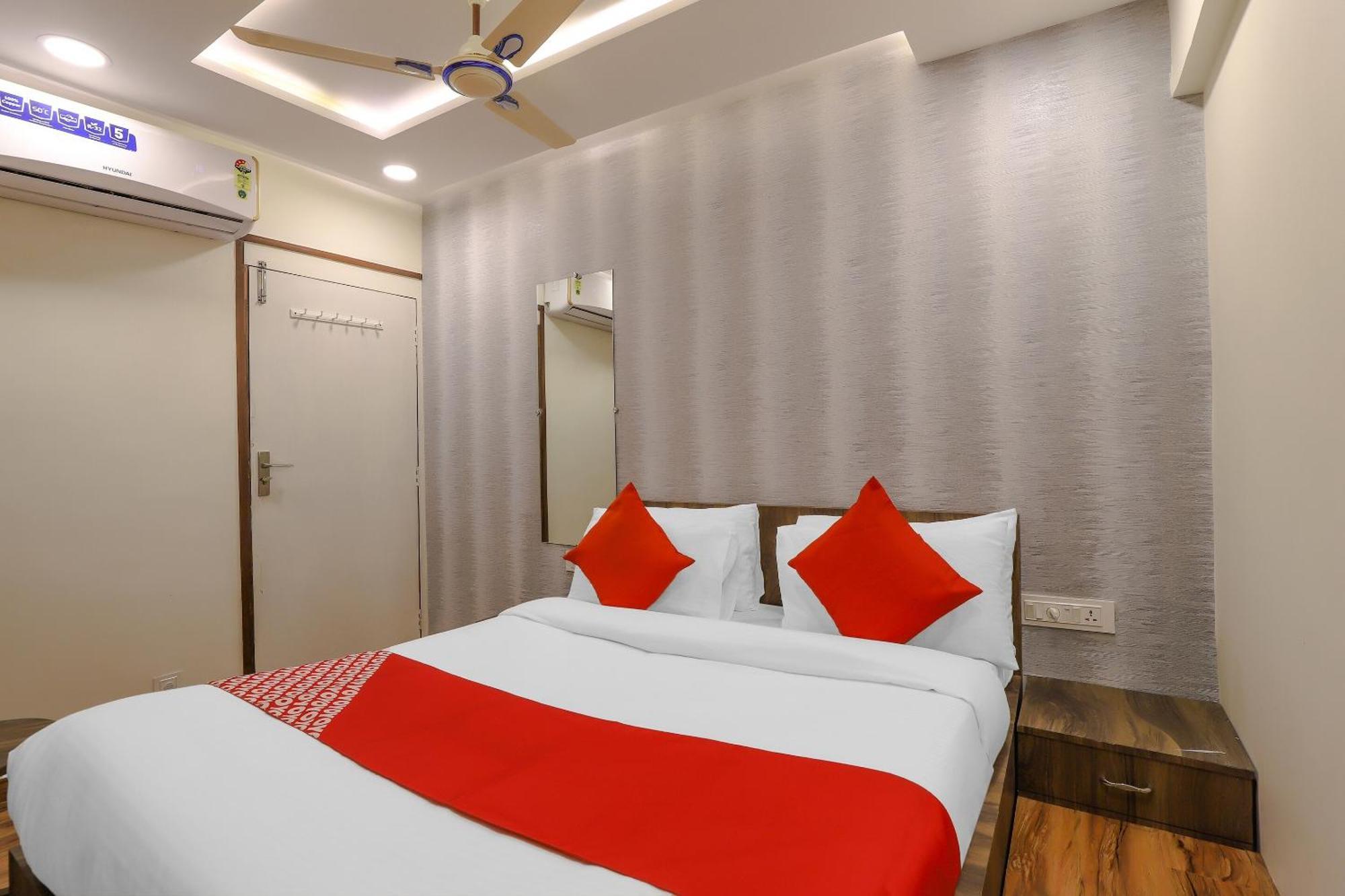 Oyo Hotel Shree Niwas Ahmadábád Kültér fotó