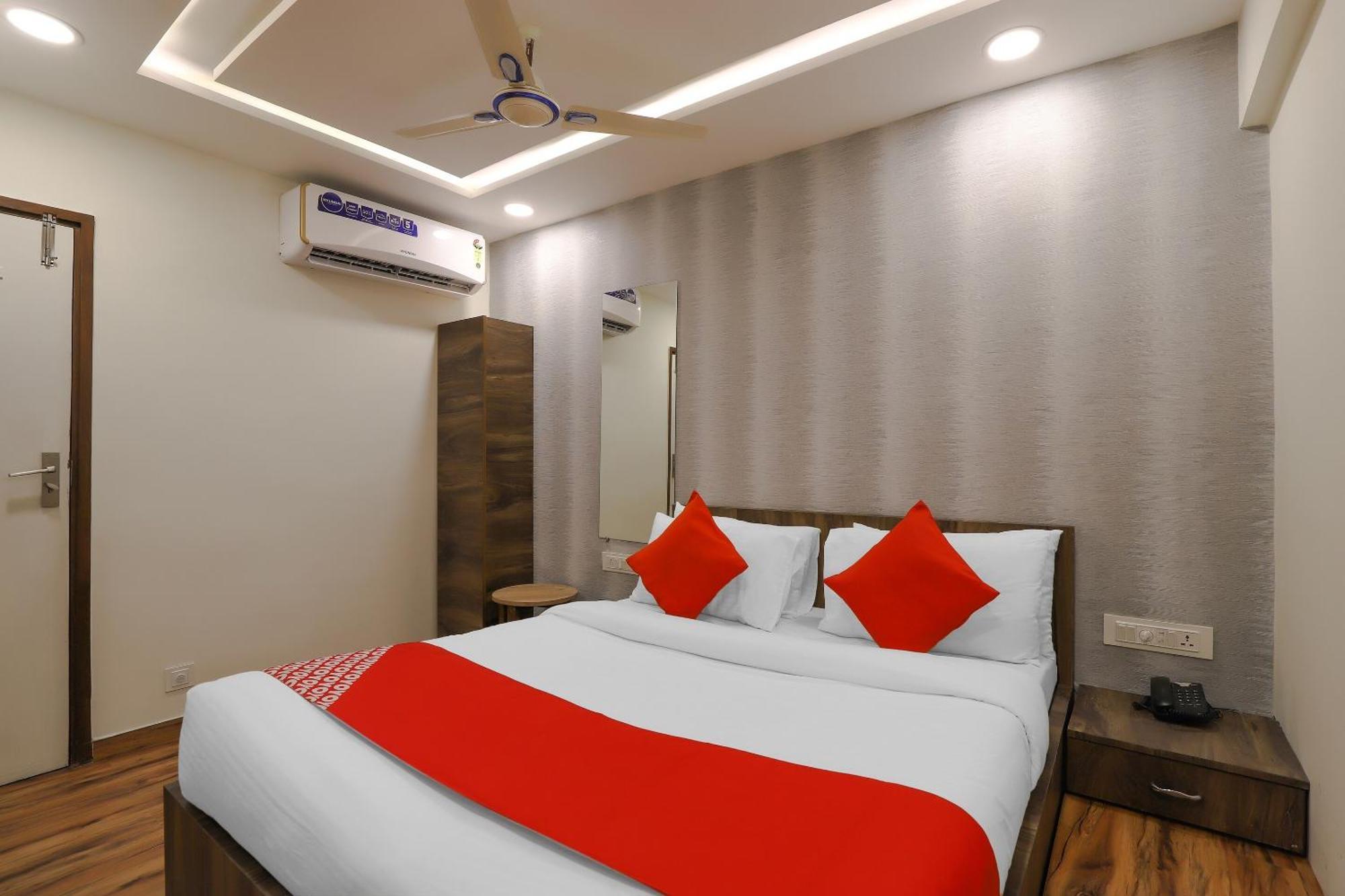 Oyo Hotel Shree Niwas Ahmadábád Kültér fotó