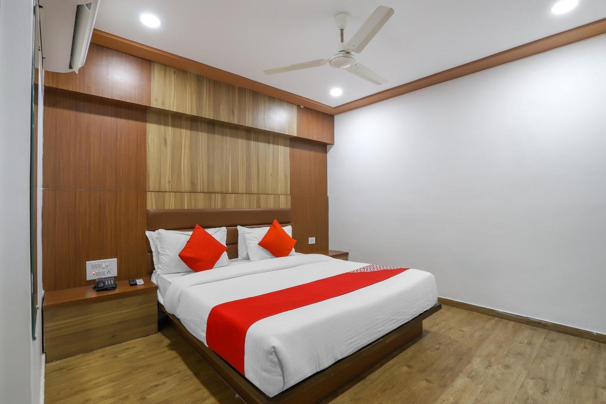 Oyo Hotel Shree Niwas Ahmadábád Kültér fotó