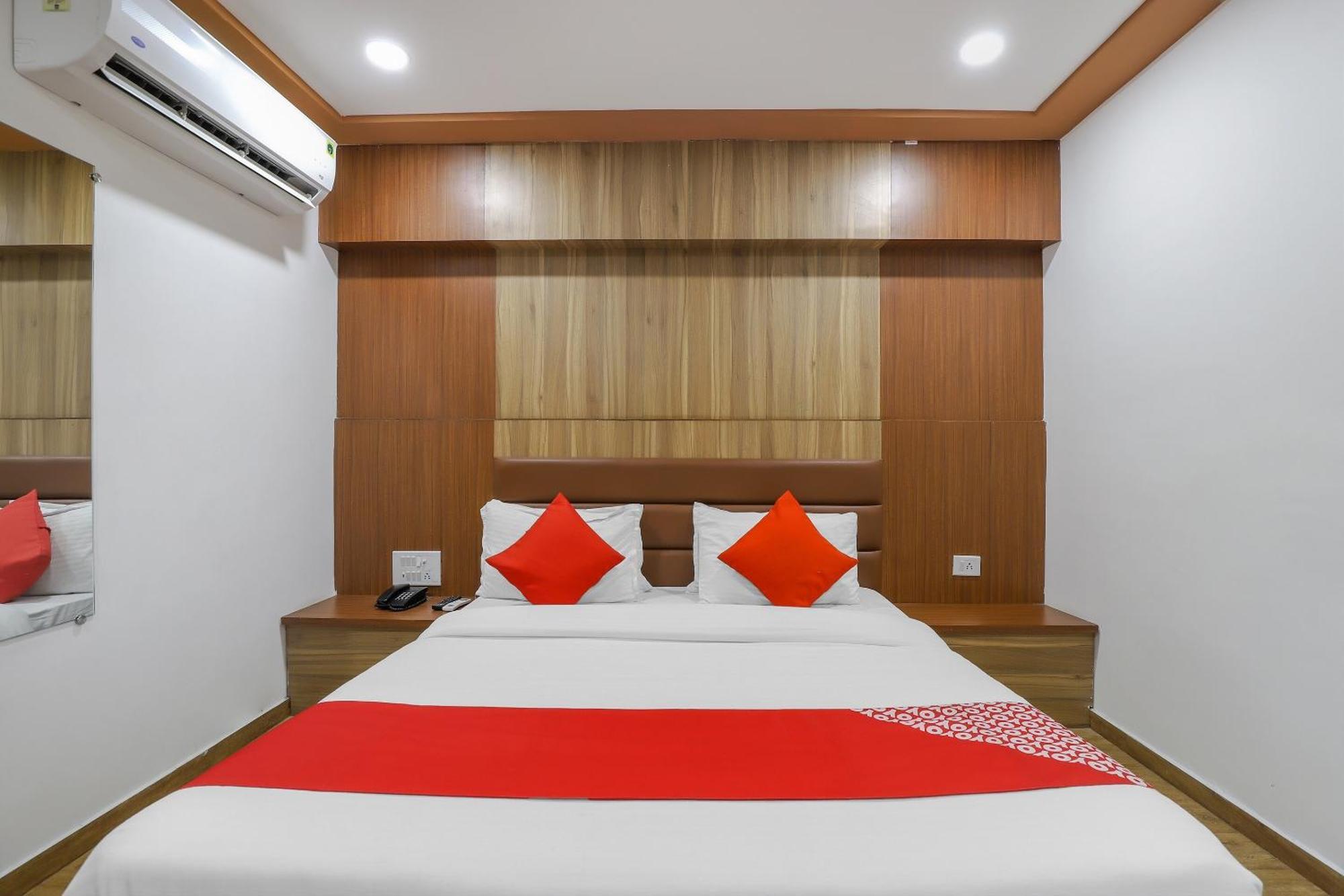 Oyo Hotel Shree Niwas Ahmadábád Kültér fotó