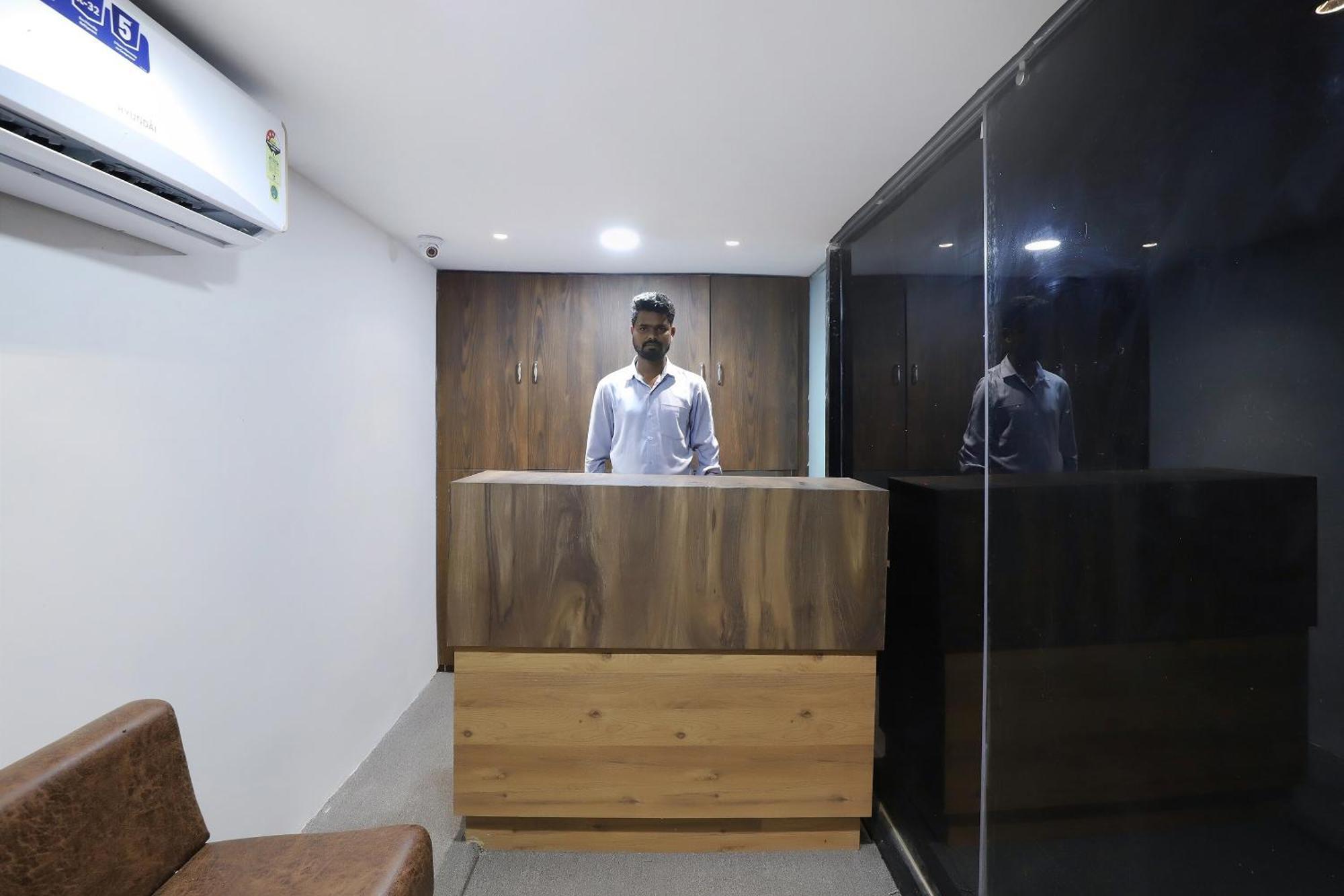 Oyo Hotel Shree Niwas Ahmadábád Kültér fotó